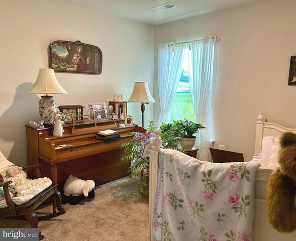 82 LEDGER DR, Hanover, PA 17331