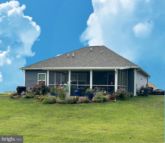 82 LEDGER DR, Hanover, PA 17331