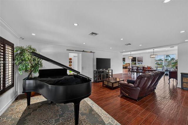 291 SE 5th Ter, Pompano Beach, FL 33060