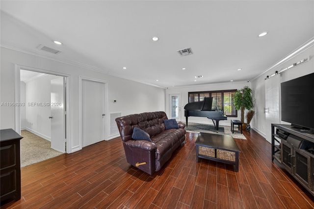 291 SE 5th Ter, Pompano Beach, FL 33060