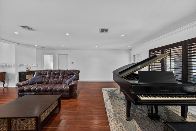 291 SE 5th Ter, Pompano Beach, FL 33060