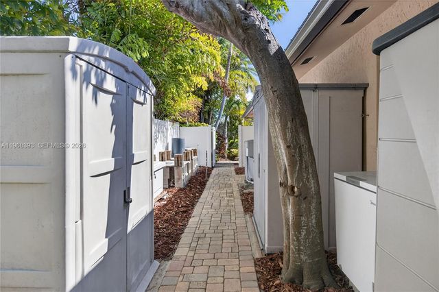 291 SE 5th Ter, Pompano Beach, FL 33060