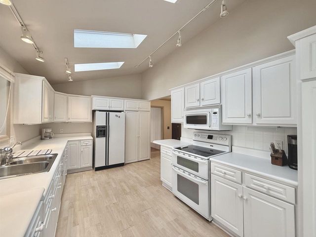 195 E PARK AVENUE, Berlin, WI 54923