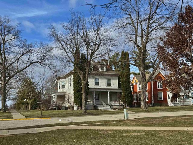 195 E PARK AVENUE, Berlin, WI 54923
