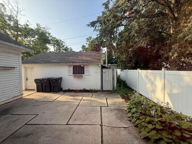 195 E PARK AVENUE, Berlin, WI 54923