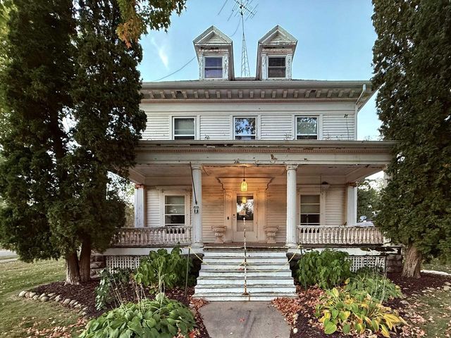 195 E PARK AVENUE, Berlin, WI 54923