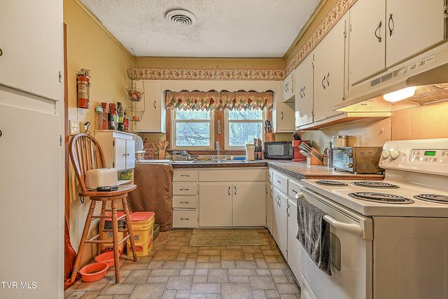 404 Market Street, Rogersville, TN 37857