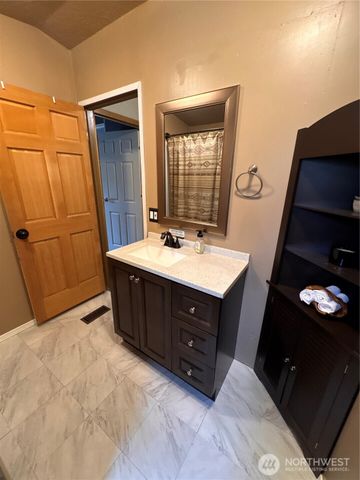 17045 NW Sunset Ridge Way, Seabeck, WA 98380