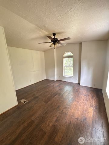 17045 NW Sunset Ridge Way, Seabeck, WA 98380