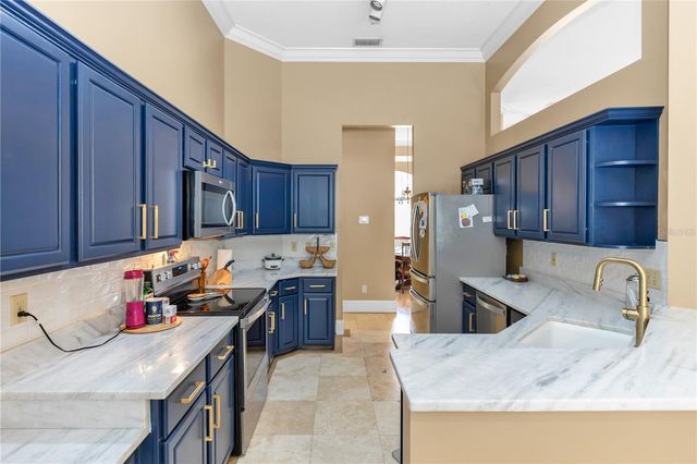 1105 TWIN OAKS CIRCLE, Oviedo, FL 32765