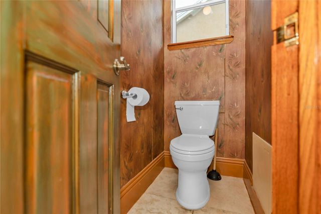 1105 TWIN OAKS CIRCLE, Oviedo, FL 32765