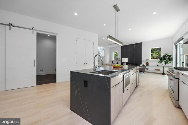 4810 3RD ST N, Arlington, VA 22203