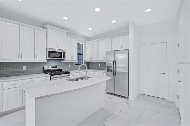 5830 CIRCA FISHHAWK BOULEVARD, Lithia, FL 33547