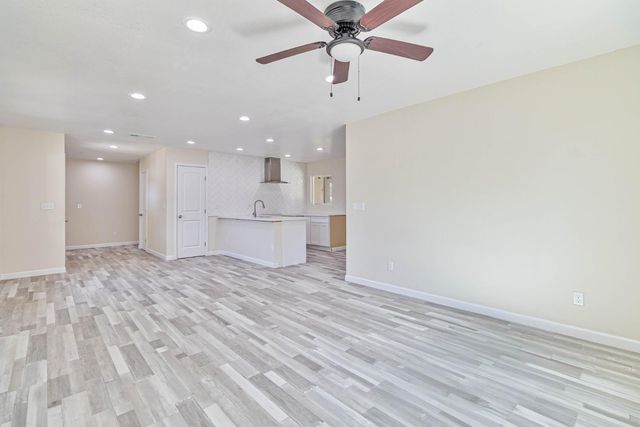 3243 E Simpson Avenue, Fresno, CA 93703