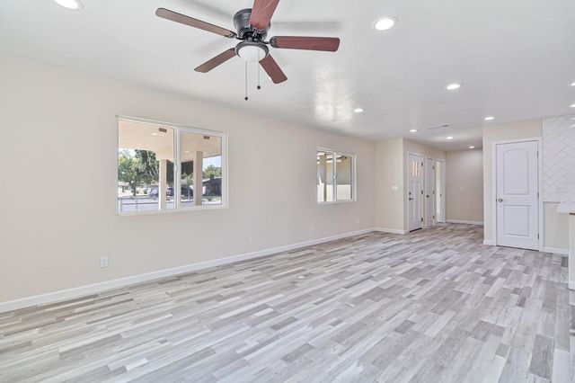 3243 E Simpson Avenue, Fresno, CA 93703