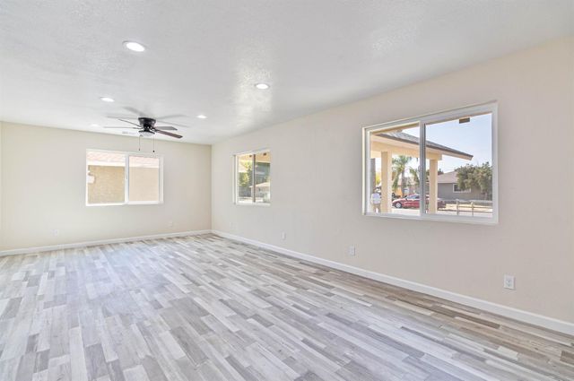 3243 E Simpson Avenue, Fresno, CA 93703