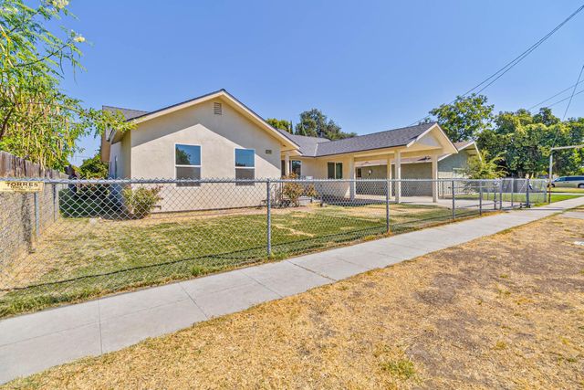 3243 E Simpson Avenue, Fresno, CA 93703