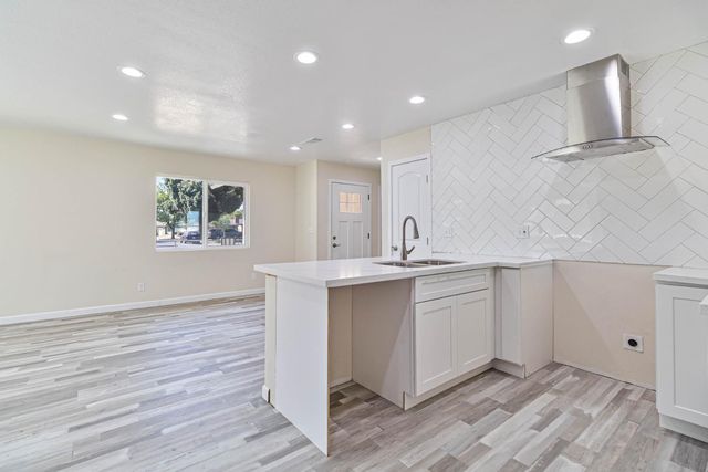 3243 E Simpson Avenue, Fresno, CA 93703