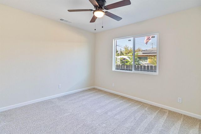 3243 E Simpson Avenue, Fresno, CA 93703