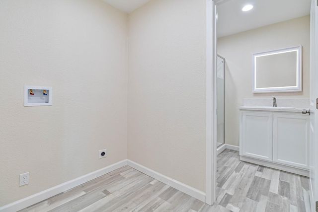 3243 E Simpson Avenue, Fresno, CA 93703