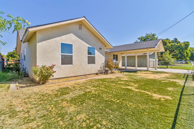 3243 E Simpson Avenue, Fresno, CA 93703