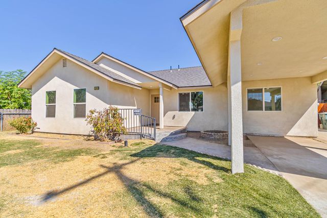 3243 E Simpson Avenue, Fresno, CA 93703