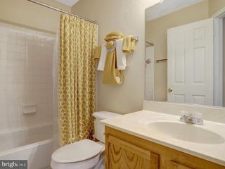1020 WAHLER PL SE, Washington, DC 20032