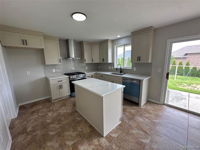 56602 Winding Creek Drive, Macomb, MI 48042