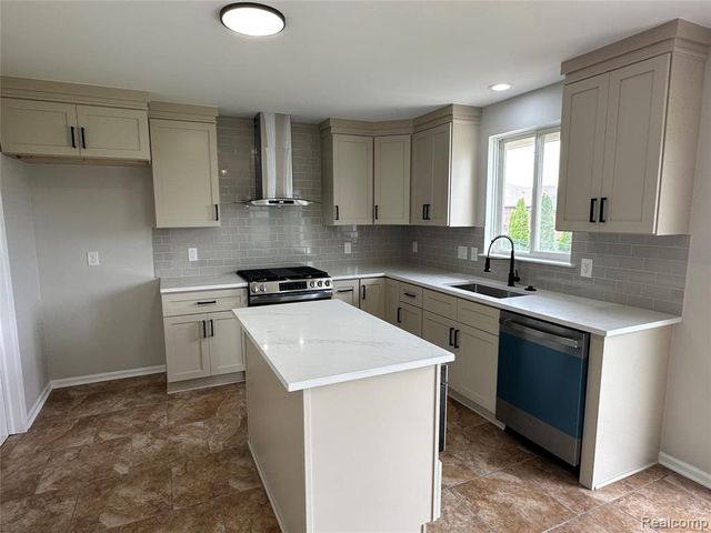 56602 Winding Creek Drive, Macomb, MI 48042