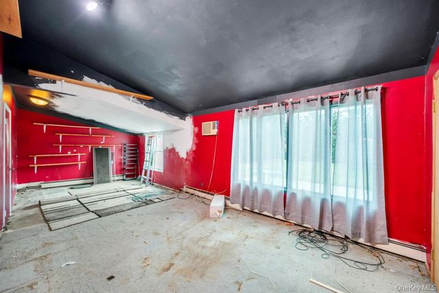 143 Blacksmith Road E, Levittown, NY 11756