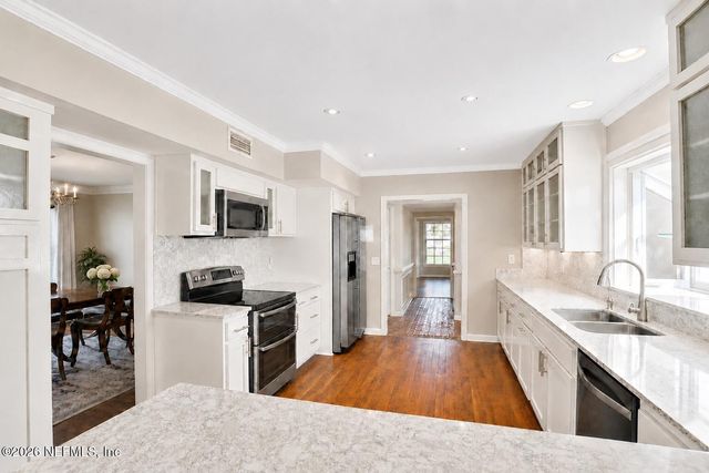 8239 HOLLYRIDGE Road, Jacksonville, FL 32256
