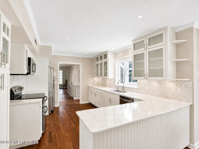 8239 HOLLYRIDGE Road, Jacksonville, FL 32256