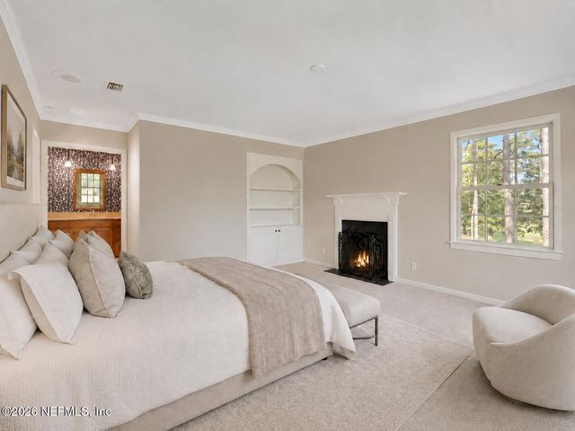 8239 HOLLYRIDGE Road, Jacksonville, FL 32256