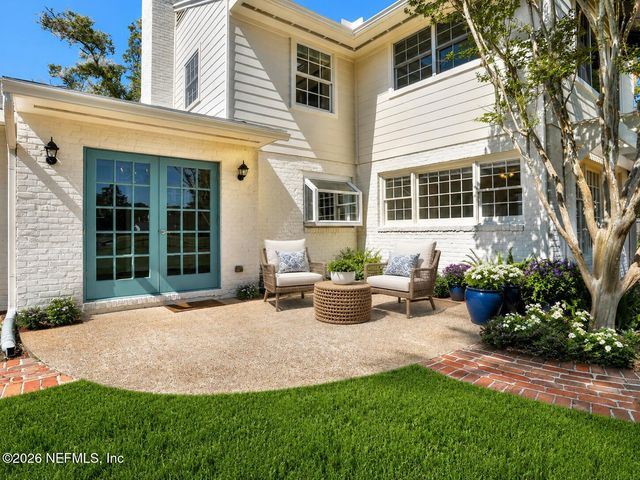 8239 HOLLYRIDGE Road, Jacksonville, FL 32256