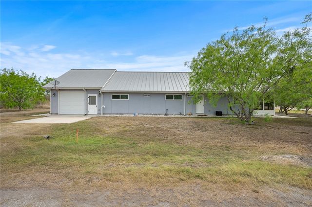 1001 Second St, Bayside, TX 78340