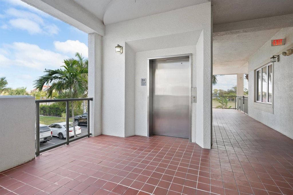 Image 4 of property listing at 1030 BELLASOL WAY 3201, Apollo Beach, FL 33572