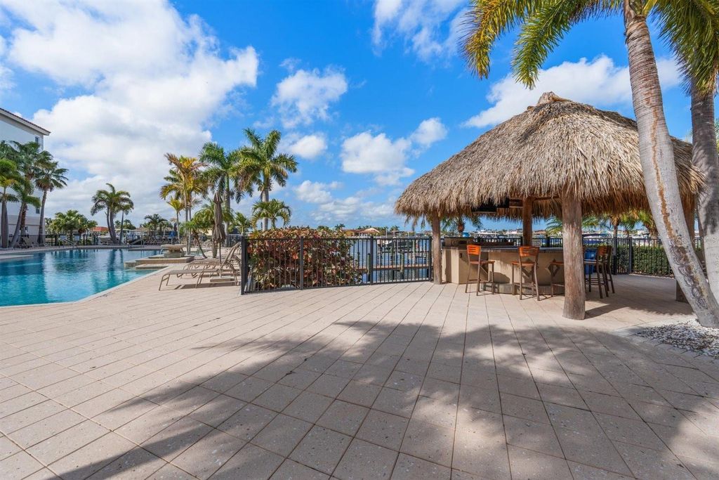 Image 37 of property listing at 1030 BELLASOL WAY 3201, Apollo Beach, FL 33572