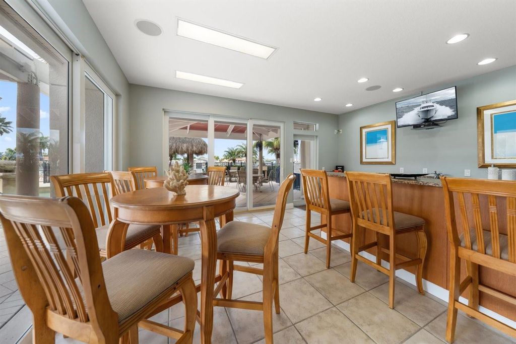 Image 39 of property listing at 1030 BELLASOL WAY 3201, Apollo Beach, FL 33572