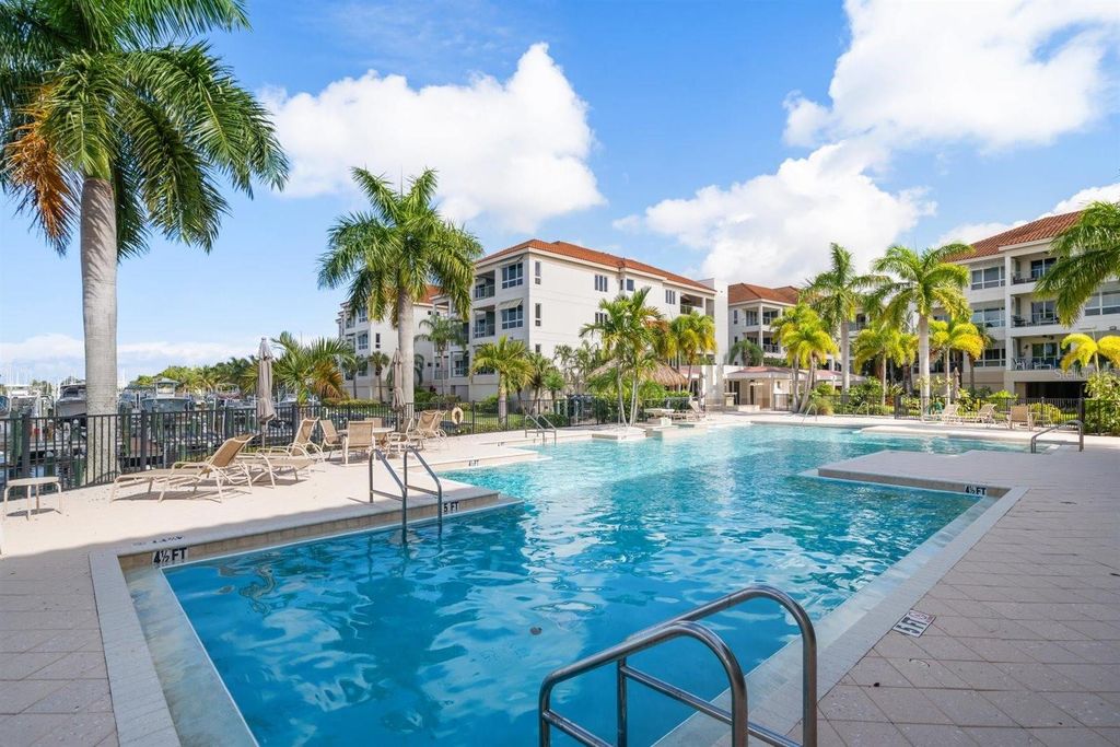 Image 8 of property listing at 1030 BELLASOL WAY 3201, Apollo Beach, FL 33572