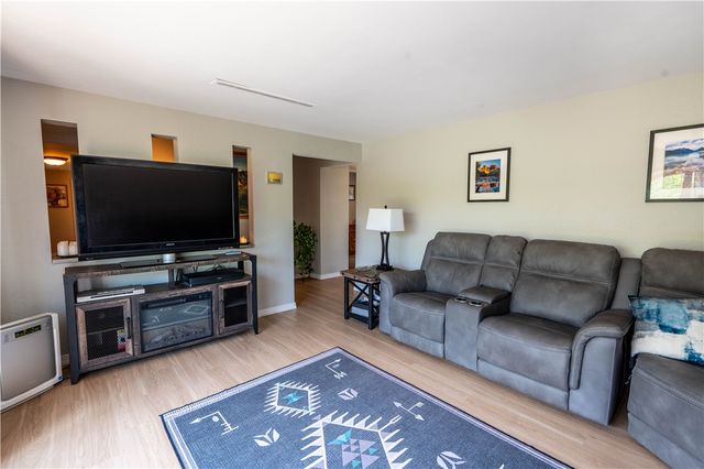 1034 Preston Drive, N Versailles, PA 15137