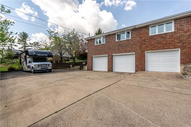 1034 Preston Drive, N Versailles, PA 15137