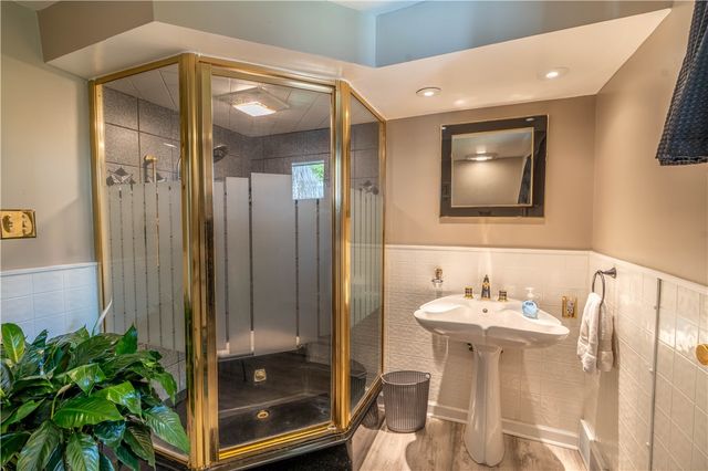 1034 Preston Drive, N Versailles, PA 15137
