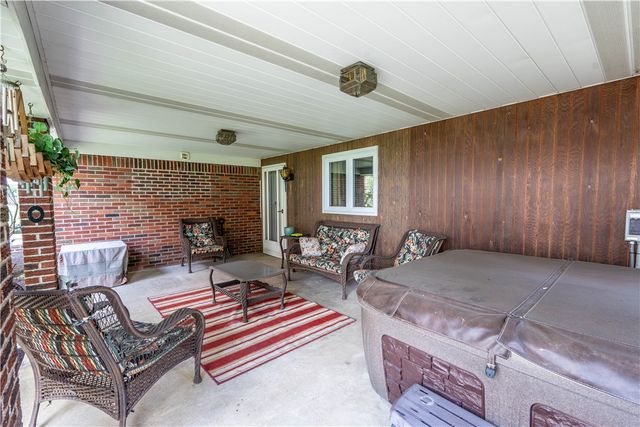 1034 Preston Drive, N Versailles, PA 15137