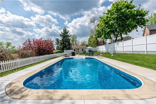 1034 Preston Drive, N Versailles, PA 15137