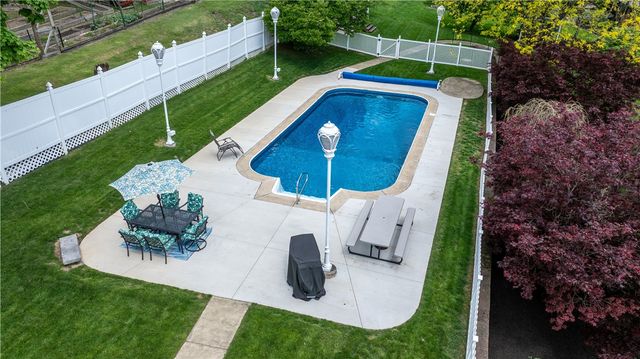 1034 Preston Drive, N Versailles, PA 15137