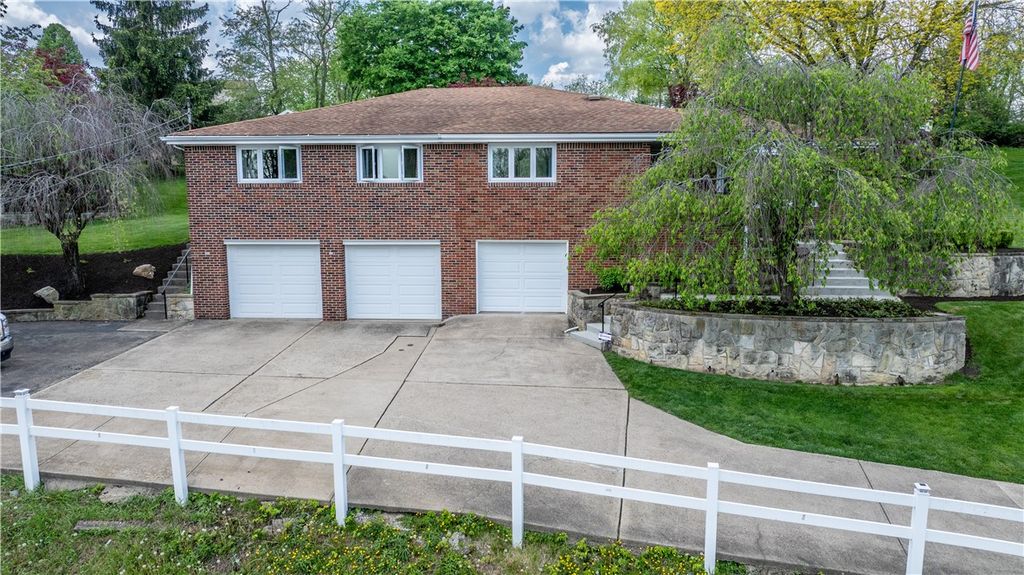 1034 Preston Drive, N Versailles, PA 15137