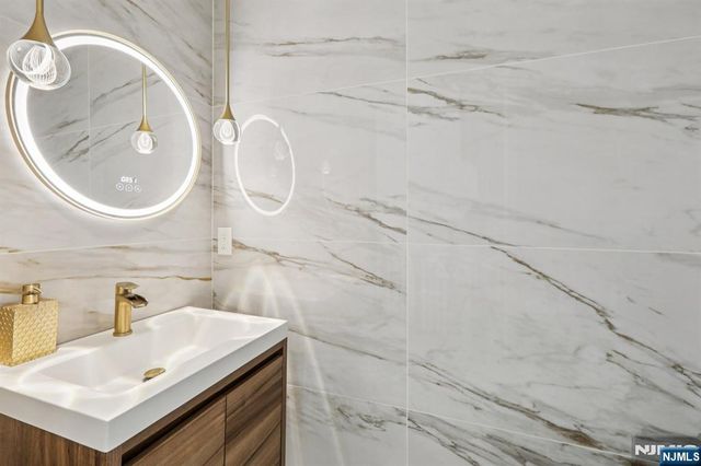 458 Buffalo Court 458, West New York, NJ 07093