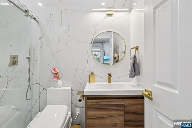 458 Buffalo Court 458, West New York, NJ 07093