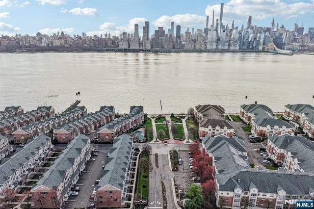 458 Buffalo Court 458, West New York, NJ 07093