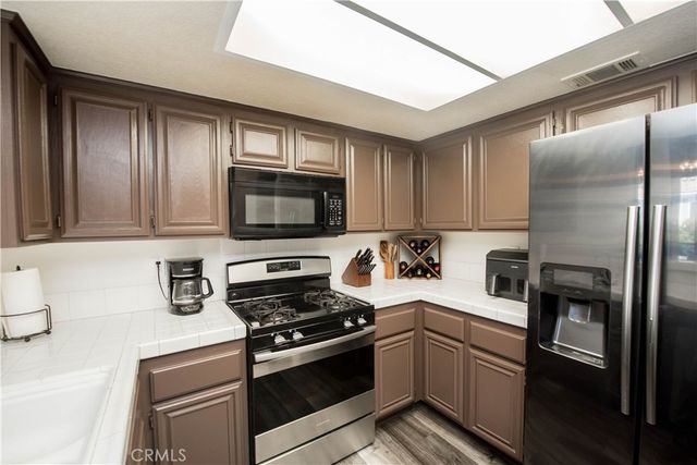 2290 Indigo Hills Drive 6, Corona, CA 92879